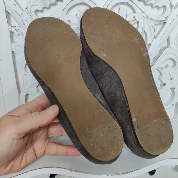 Jack Rogers Anice Suede Pineapple Flat, 5.5 - Picture 5 of 10